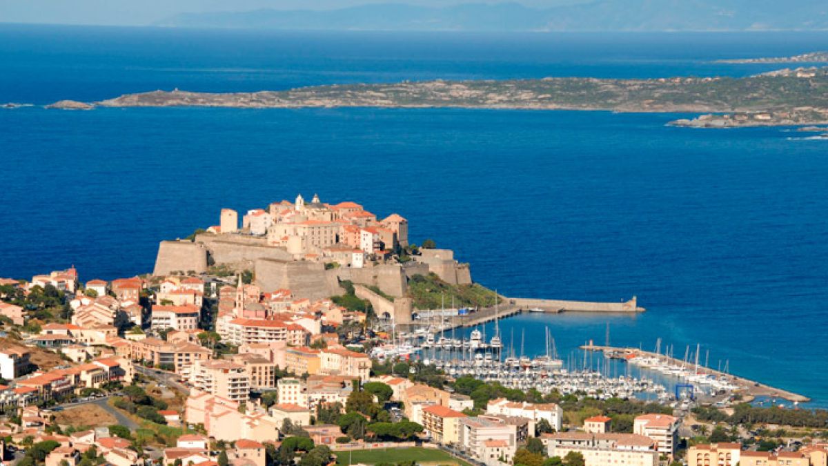 Découvrir la ville de Calvi
