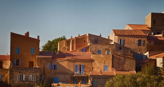 Visiter Pigna: Les incontournables à découvrir