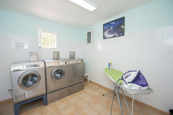 Laverie de la résidence 3 étoiles à Calvi en Corse