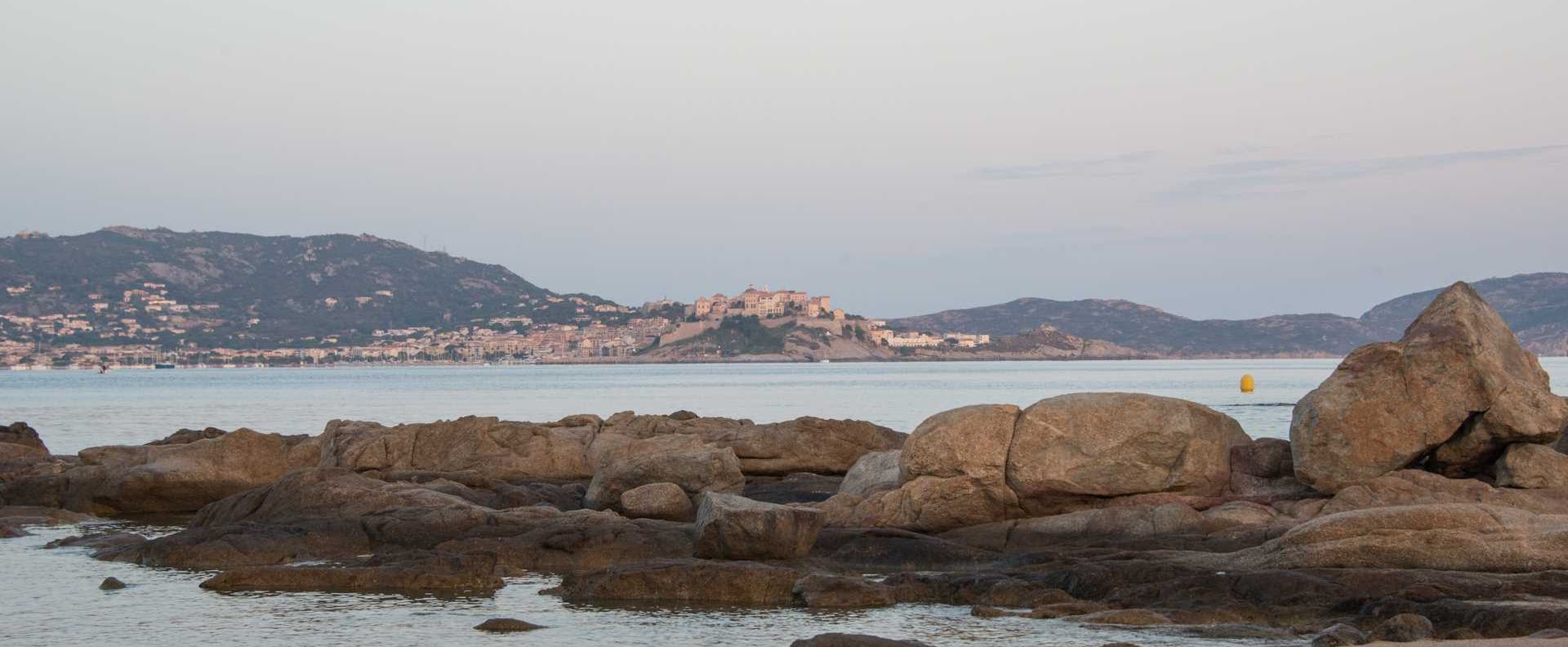 Location d'appartement de vacances proche de la plage à Calvi